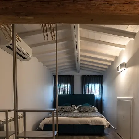 La Loggia Della Luna Affittacamere 3*